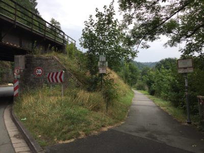 Der Leinpfad entlang der Lahn wird als Spazierweg genutzt. Der Leinpfad entlang der Lahn wird als Spazierweg genutzt. Hier kommt es zu Konflikten mit Radverkehr.