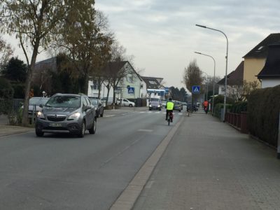 nahmobil in Weiterstadt unterwegs Gehwege für Gehende gibt es nur bei Fahrbahnen, die für Radfahrende sicher sind!
